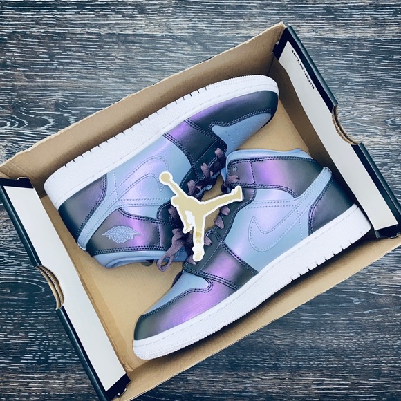 Jordan Shoes - Jordan 1 Mid GS Metallic Purple